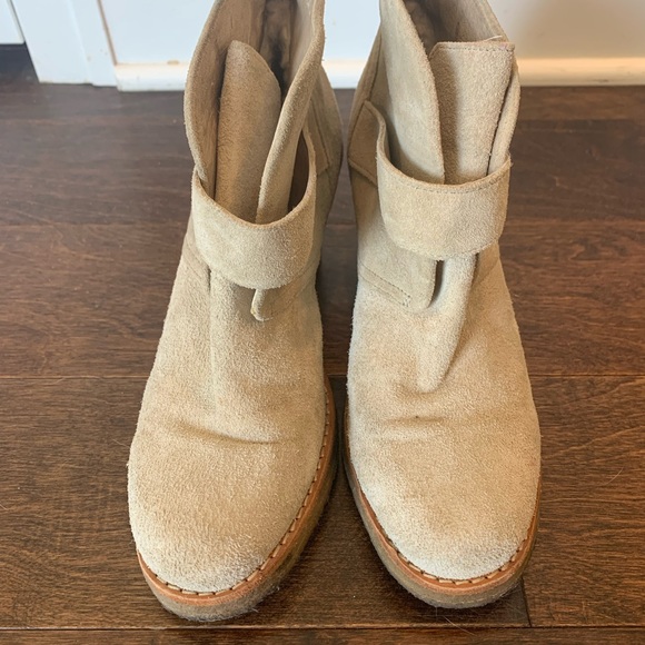 Ugg heeled booties with fur and adjustable straps 8 women’s - Picture 2 of 8